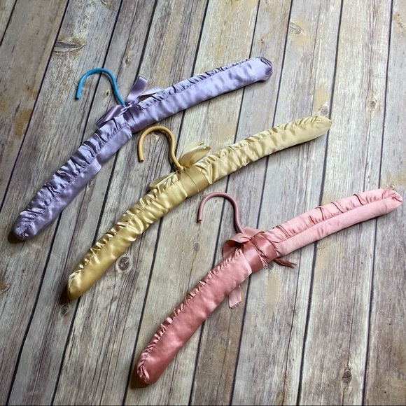 3 Vintage Soft Cushioned Satin Hangers 60s 70s Vintage Pink Purple Yellow Retro - Picture 8 of 8
